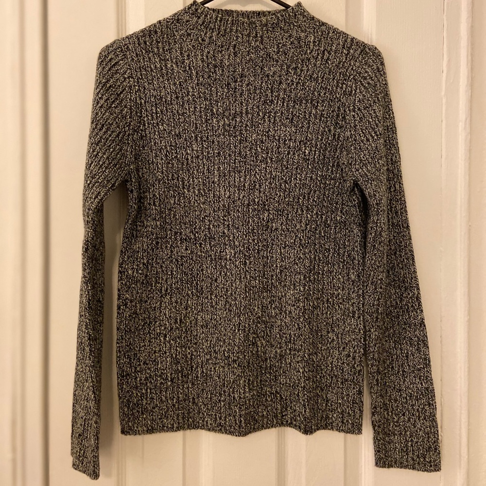 Uniqlo mock neck sweater (heather grey)